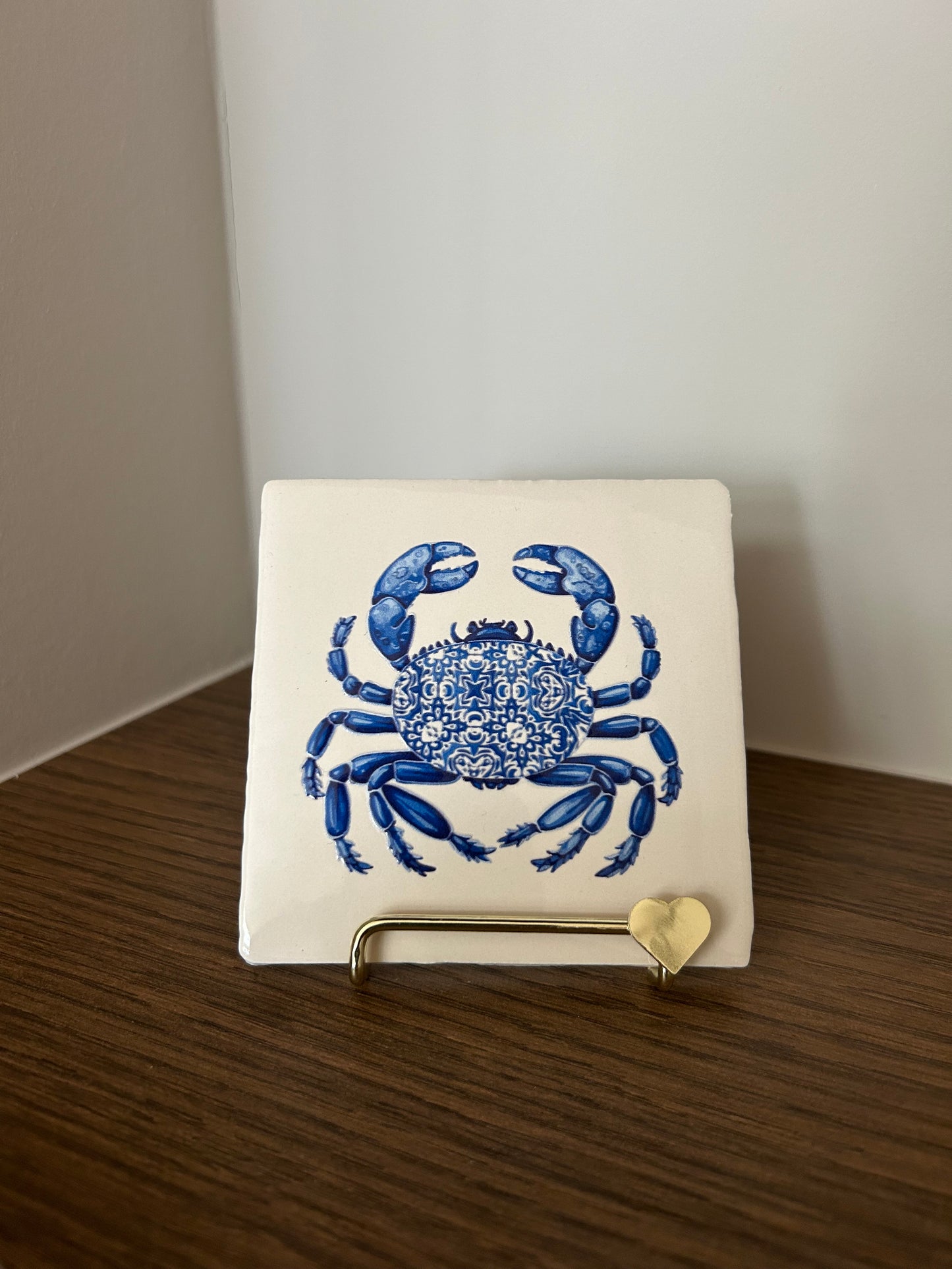 Beige tegel met Delfts blauwe krab