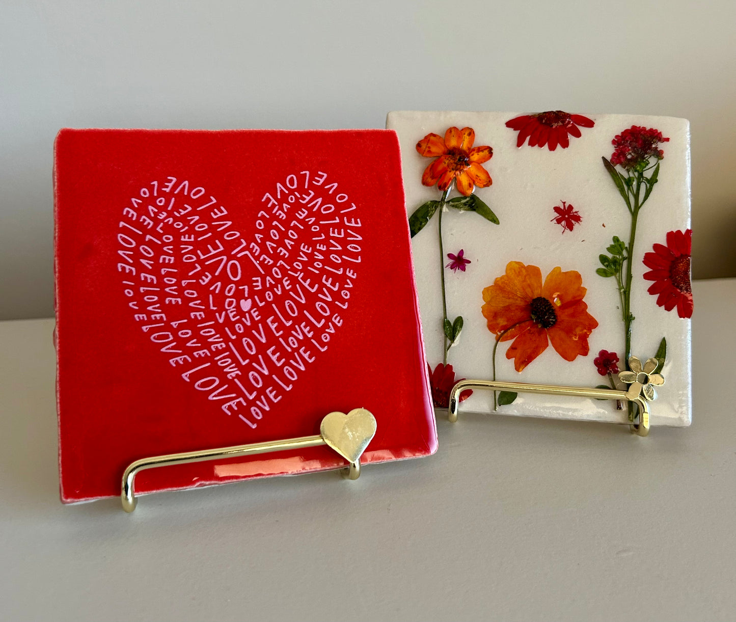 Tegeltje met love love love rood